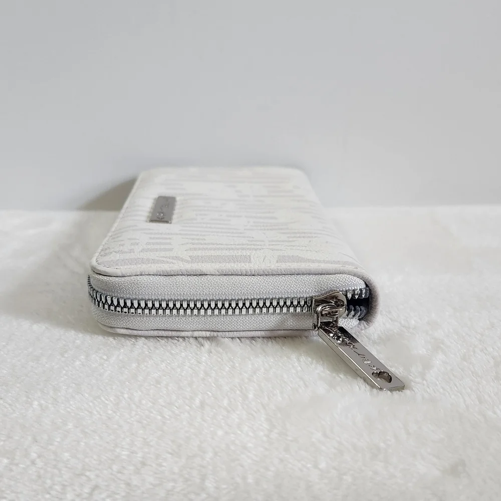 BETSEY Johnson Gray White Striped Floral Flower Box Wallet Clutch